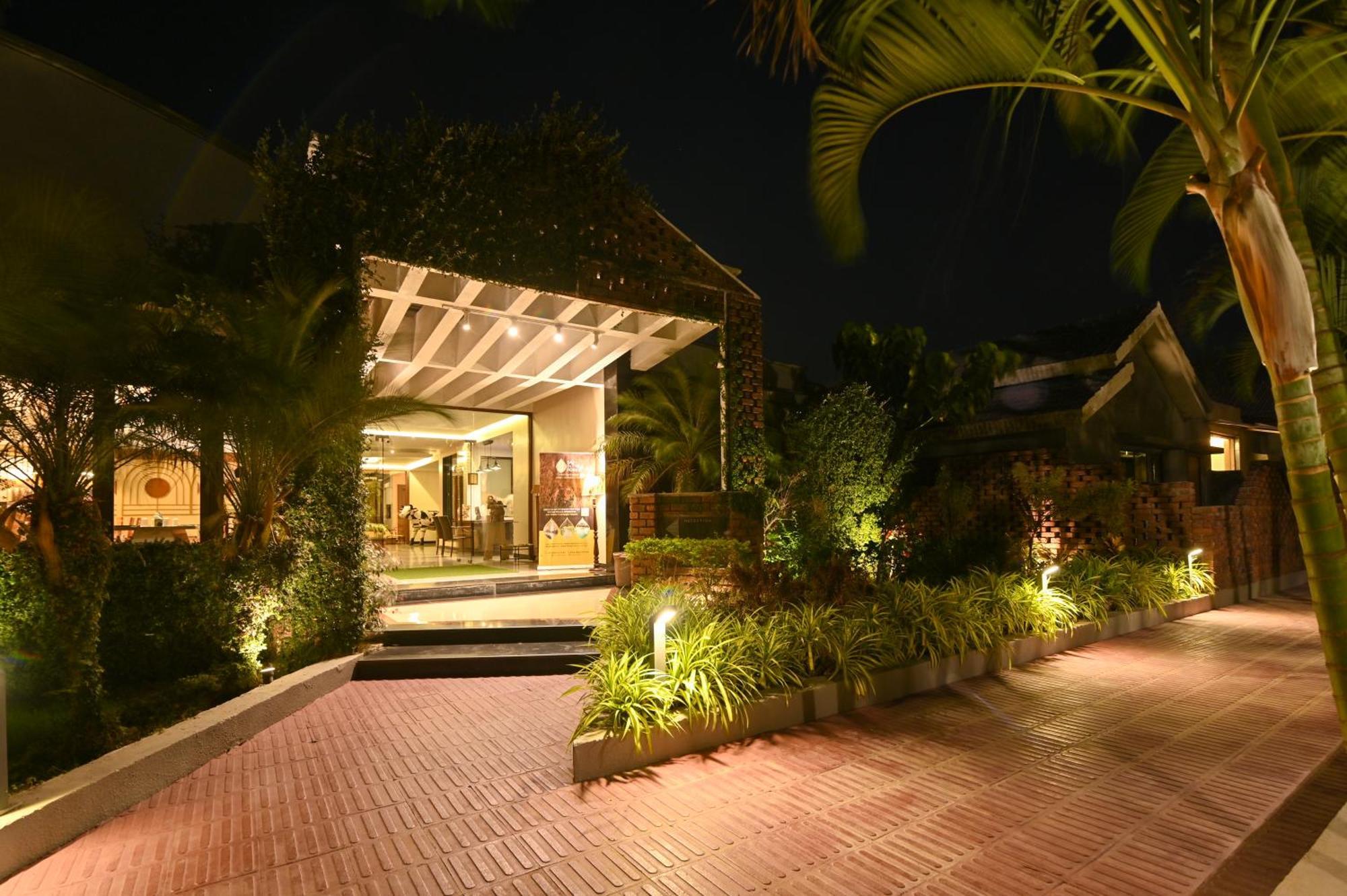 Saj By The Lake, 3* Malshej Ghat