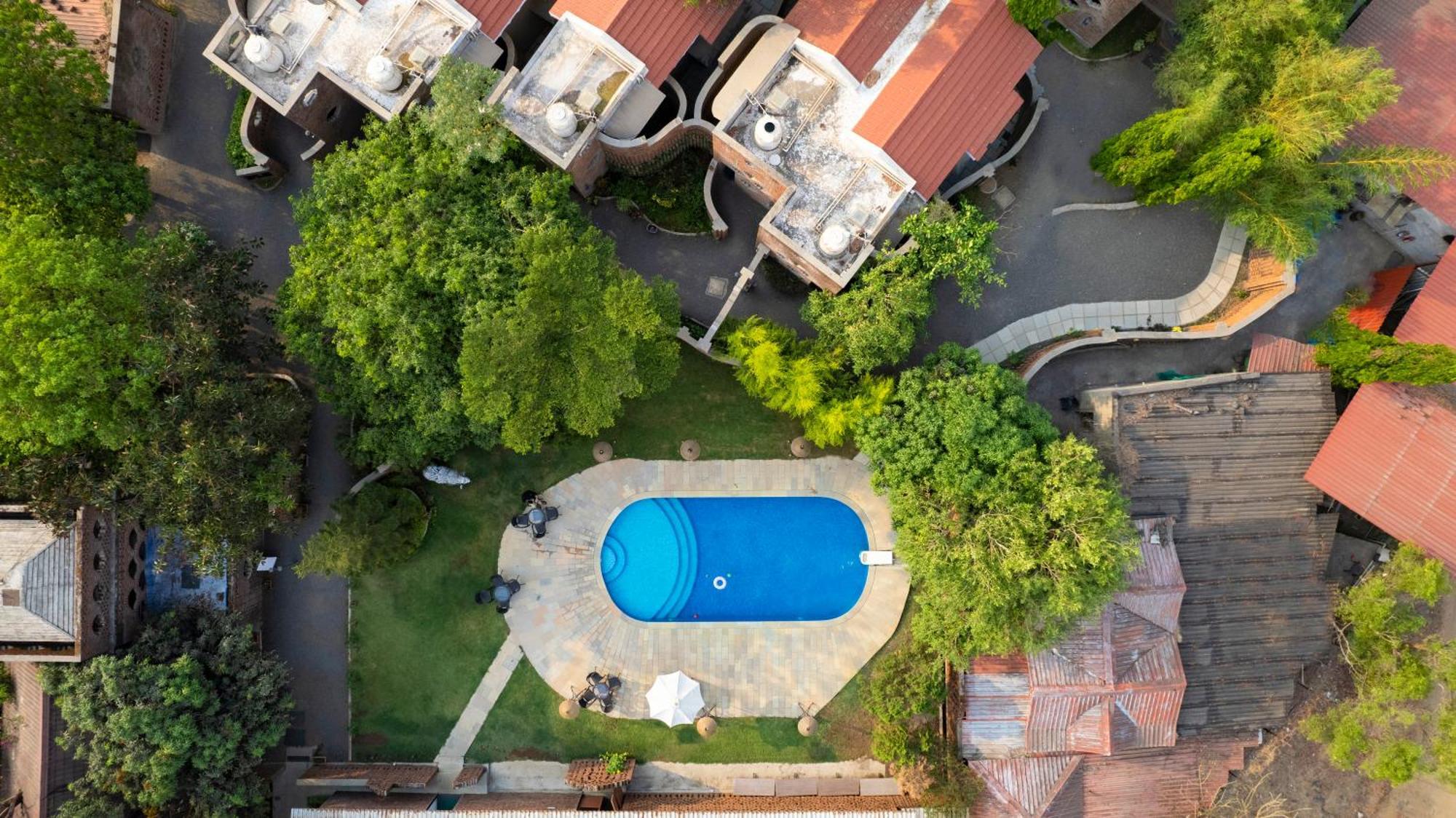 Resort Saj By The Lake, 3*