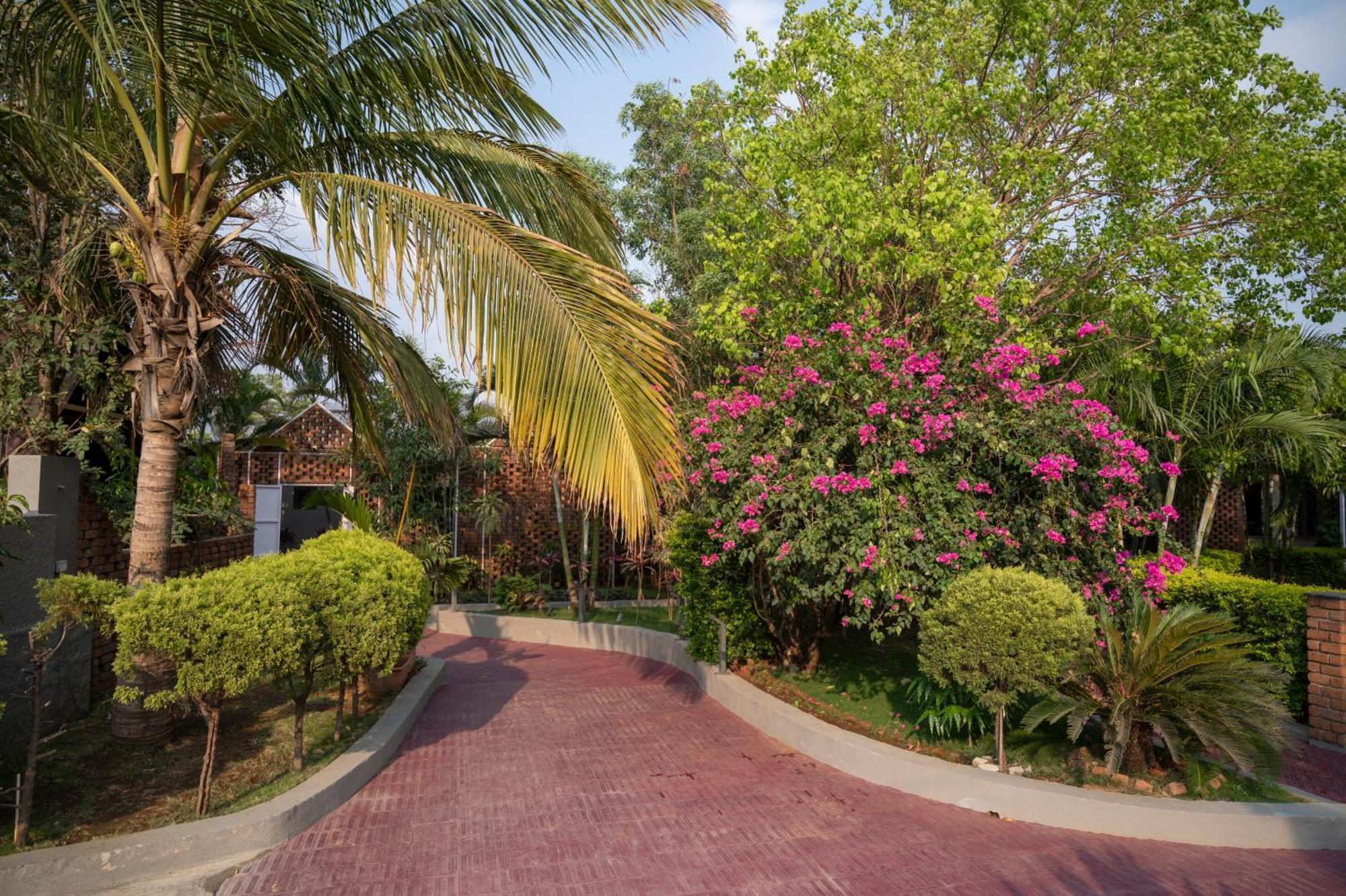 Saj By The Lake, 3* Malshej Ghat