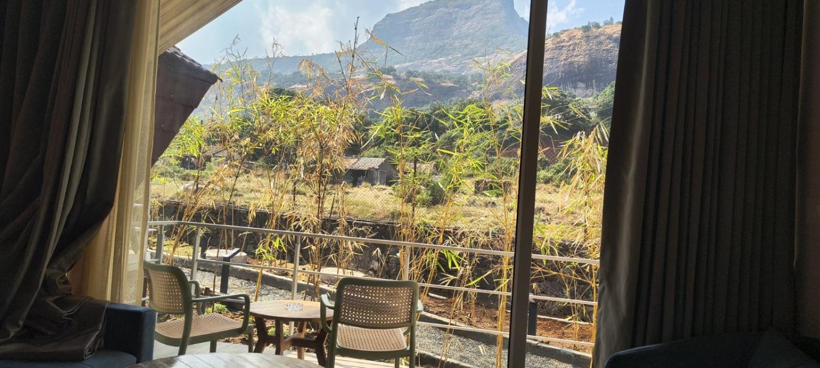 Resort Saj By The Lake, 3*