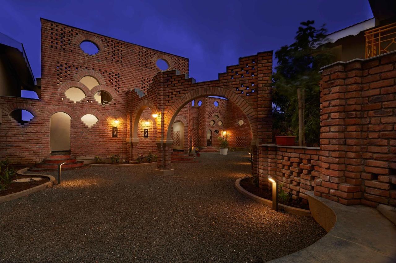 Resort Saj By The Lake,