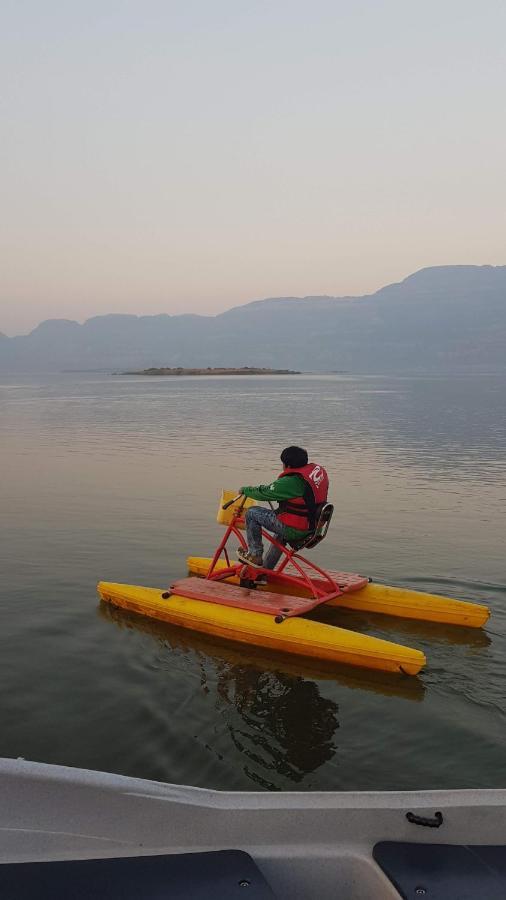Saj By The Lake, Resort